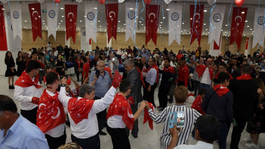 ENGELLİ BİREYLER İÇİN KINA GECESİ DÜZENLENDİ