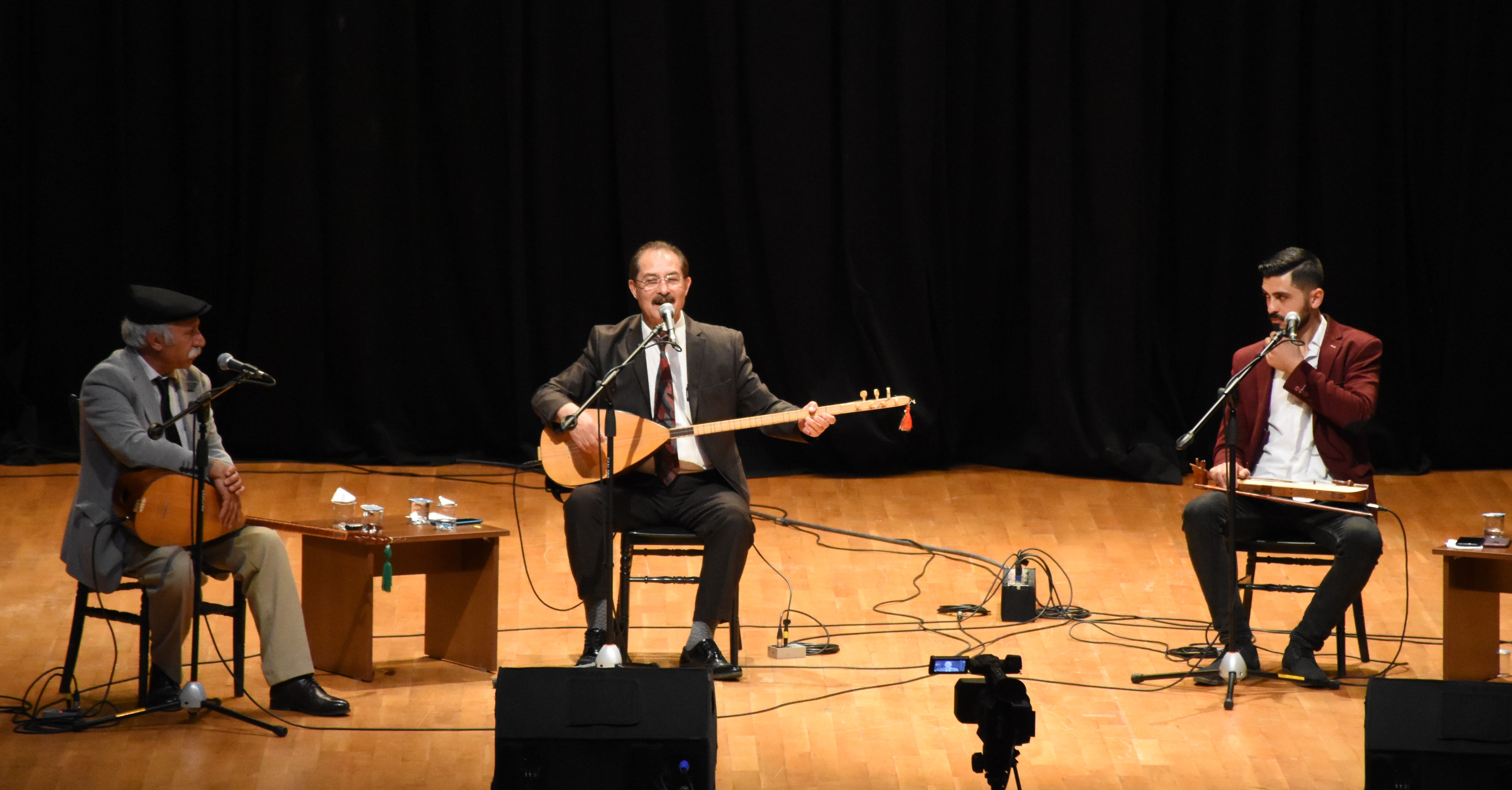 AŞIKLAR ŞÖLENİ VE ATMA TÜRKÜ GELENEĞİ GECESİ DÜZENLENDİ