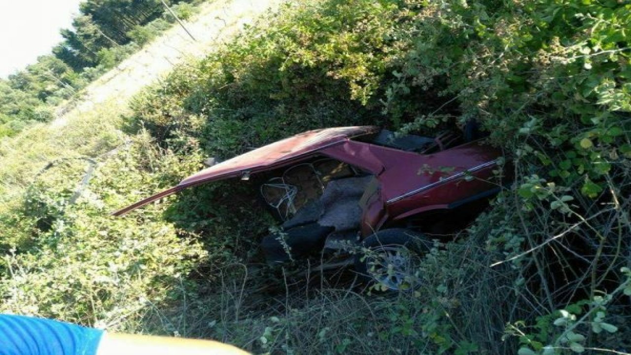 İkiye bölünen otomobilden sağ çıktılar