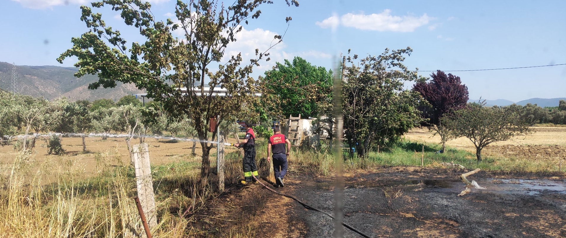 TARIM ARAZİSİNDE ÇIKAN YANGIN SÖNDÜRÜLDÜ