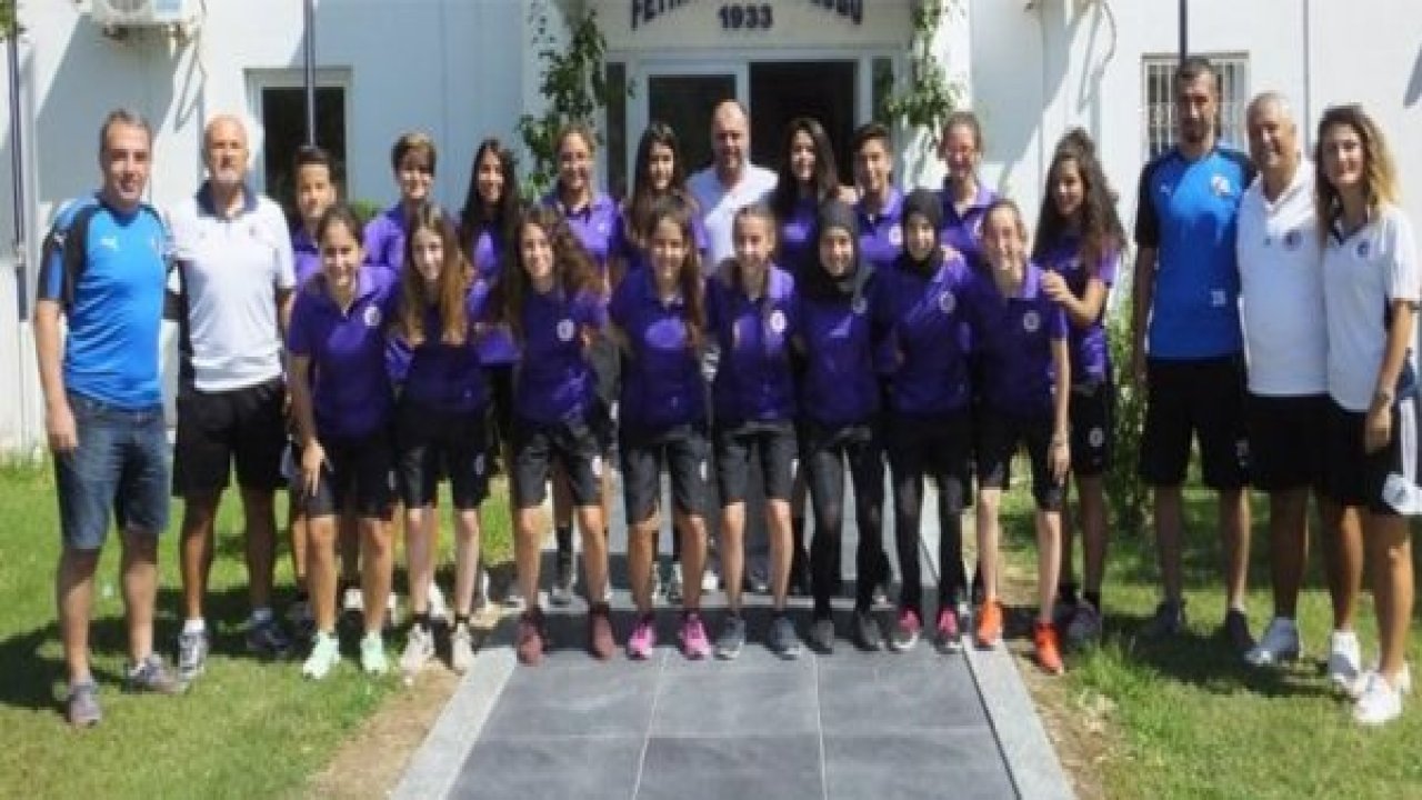 Kadın Futbol Takımı yola çıktı