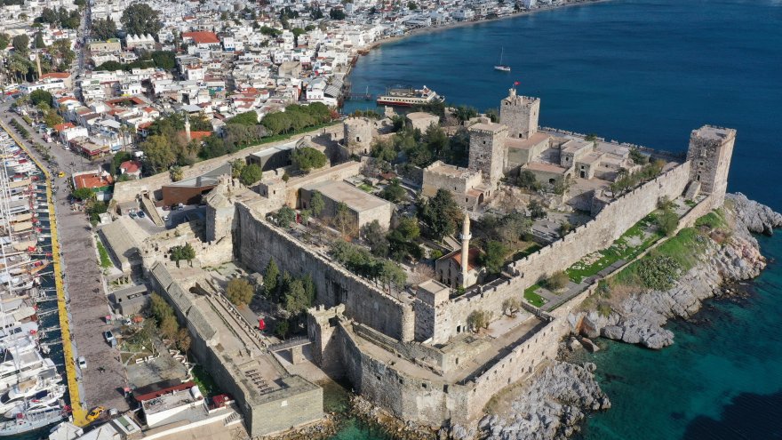 YENİLENEN BODRUM KALESİ'Nİ  50 BİNDEN FAZLA KİŞİ ZİYARET ETTİ