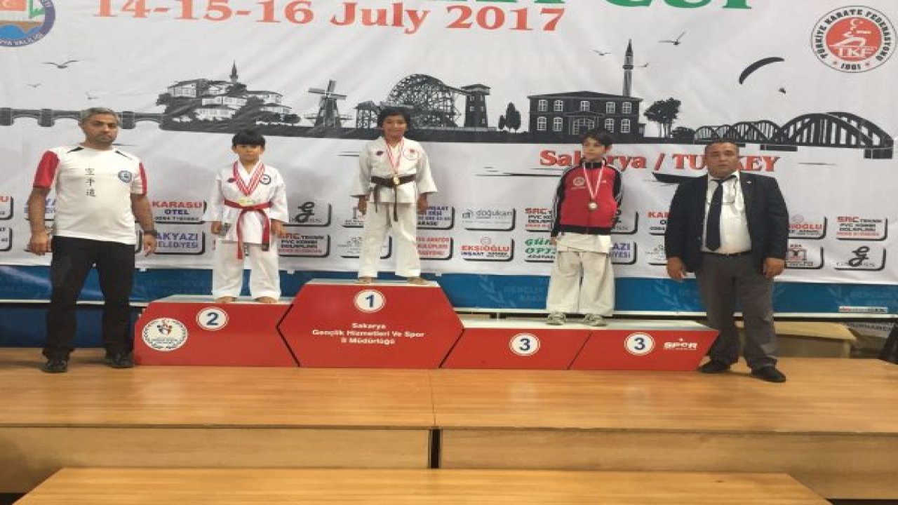 Madalya İle Döndüler