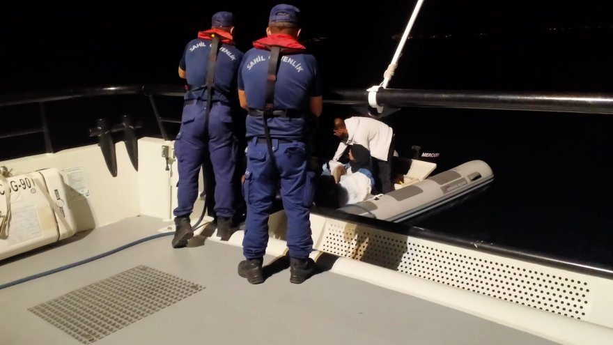 21 DÜZENSİZ GÖÇMEN KURTARILDI