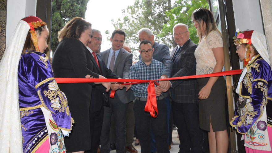 HALK EĞİTİM MERKEZİ KURSİYERLERİNİN ESERLERİ SERGİLENDİ