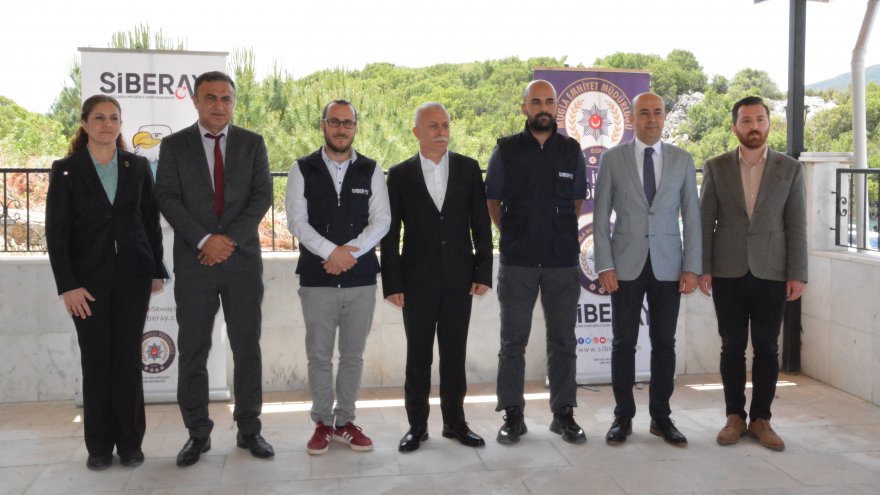 SİBER SUÇLARDAN BİLGİLENDİRME TOPLANTISI