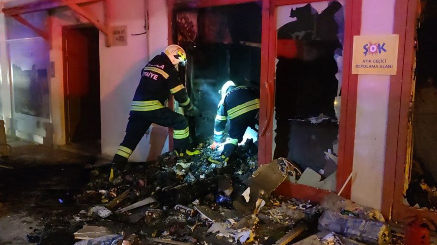  MARKETİN DEPOSUNDA ÇIKAN YANGIN SÖNDÜRÜLDÜ