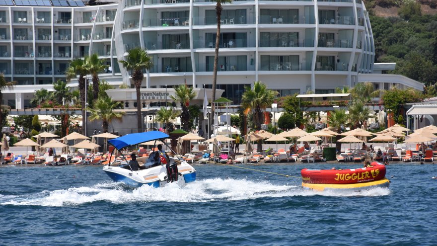 SAHİLLERDE GÜNEŞLİ HAVA YOĞUNLUĞU