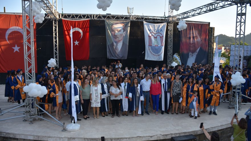 MSKÜ SAĞLIK HİZMETLERİ MESLEK YÜKSEKOKULUNDA MEZUNİYET TÖRENİ