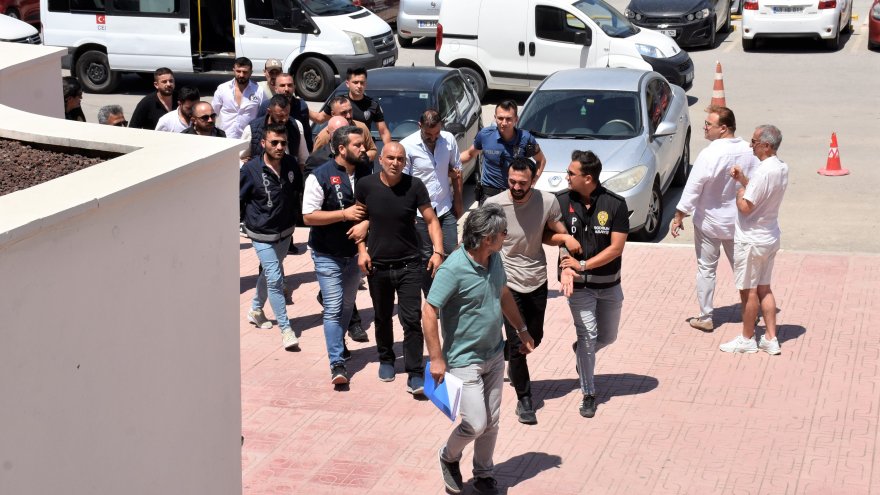 HÜKÜMLÜNÜN YAKALANMASINA ENGEL OLDUKLARI İDDİASIYLA 9 KİŞİ TUTUKLANDI