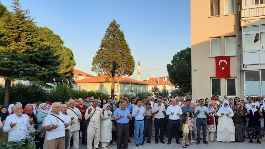 HAC KAFİLESİ DUALARLA UĞURLANDI