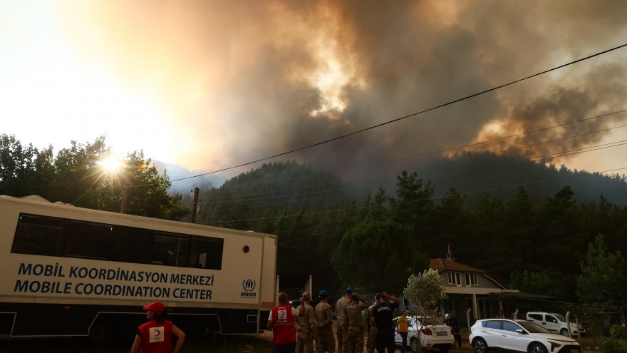 YANGIN KOORDİNASYON MERKEZİ TAHLİYE EDİLİYOR