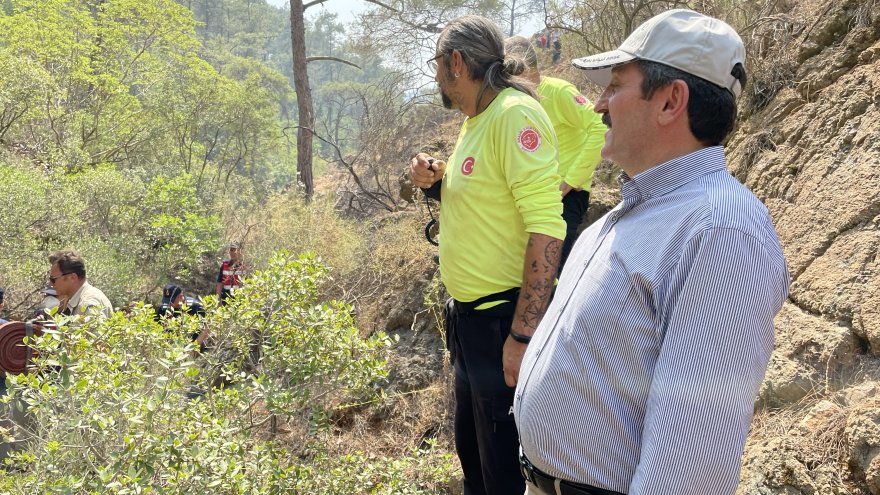 VALİ TAVLI YANGIN BÖLGESİNDE ÇALIŞAN YER EKİPLERİNİ ZİYARET ETTİ