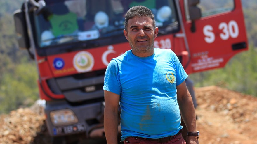 YAPTIĞI TELSİZ ANONSUYLA DUYGULANDIRAN ORMAN İŞÇİSİ MARMARİS'TE DE GÖREV BAŞINDA