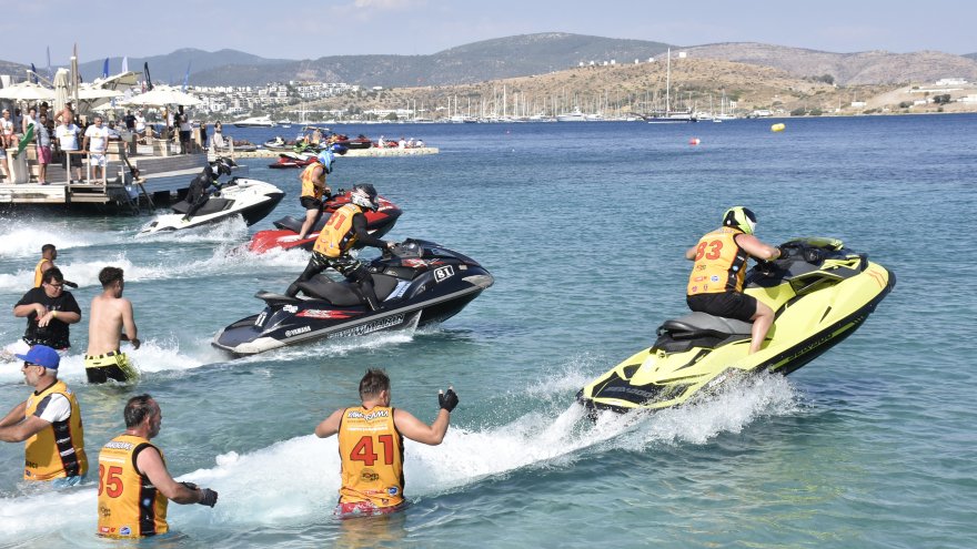TÜRKİYE SU KAYAĞI  WAKEBOARD SU JETİ VE FLYBOARD ŞAMPİYONASI YAPILDI