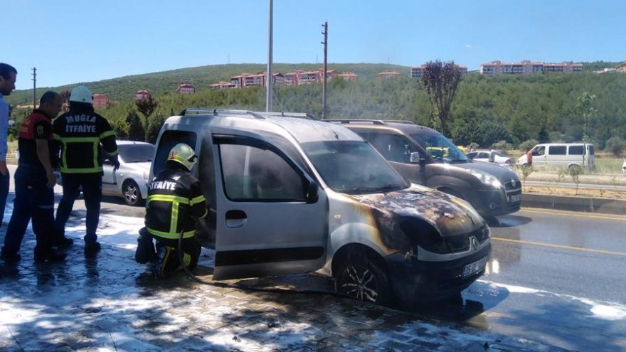 ARAÇ YANGININI TOMA SÖNDÜRDÜ 