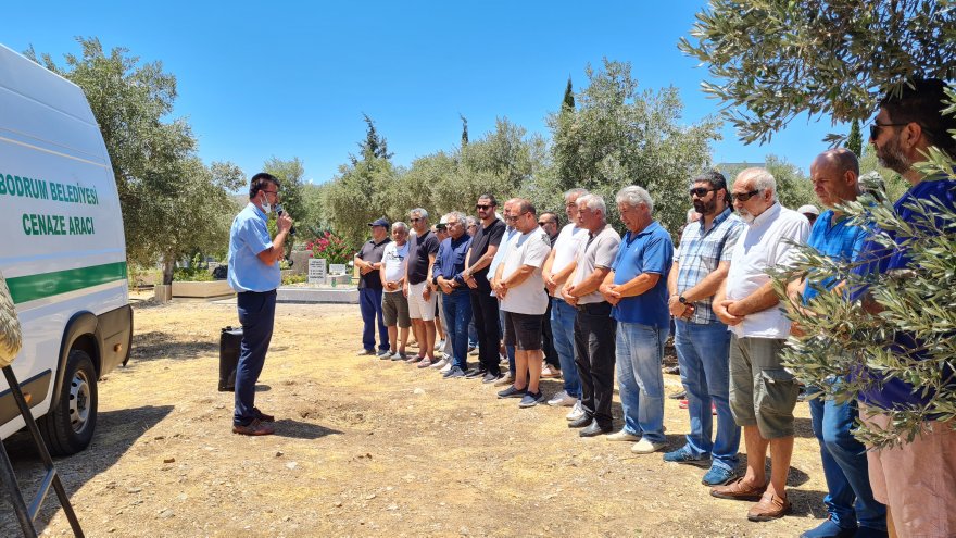 KUM ÇUVALINDA BULUNAN KİŞİNİN CENAZESİ TOPRAĞA VERİLDİ