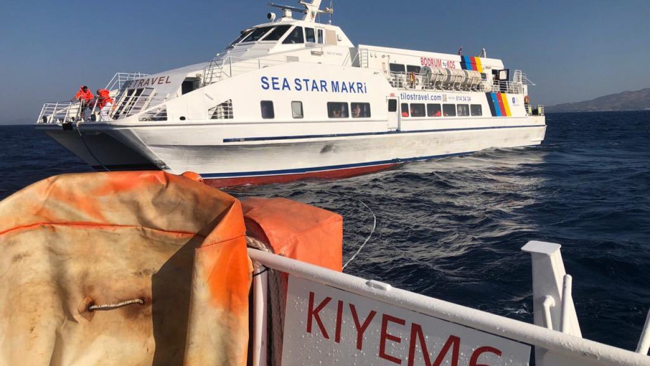 BODRUM'DA SÜRÜKLENEN FERİBOT KEGM EKİPLERİNCE KURTARILDI