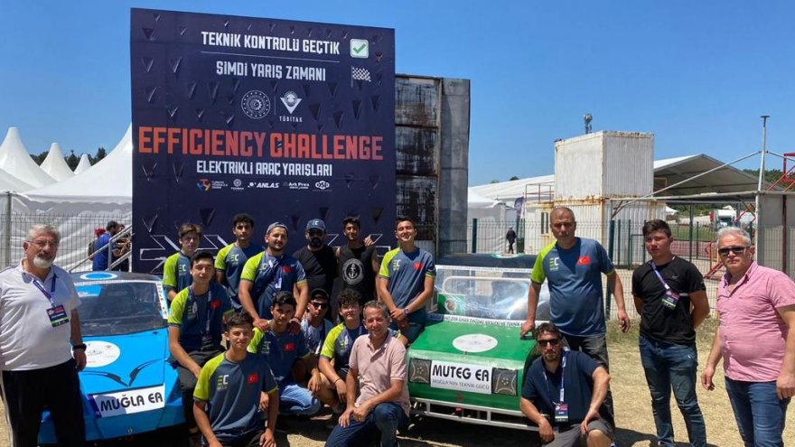 MUĞLA’NIN ELEKTRİKLİ ARAÇLARI KÖRFEZ PİSTİNDE YARIŞTI
