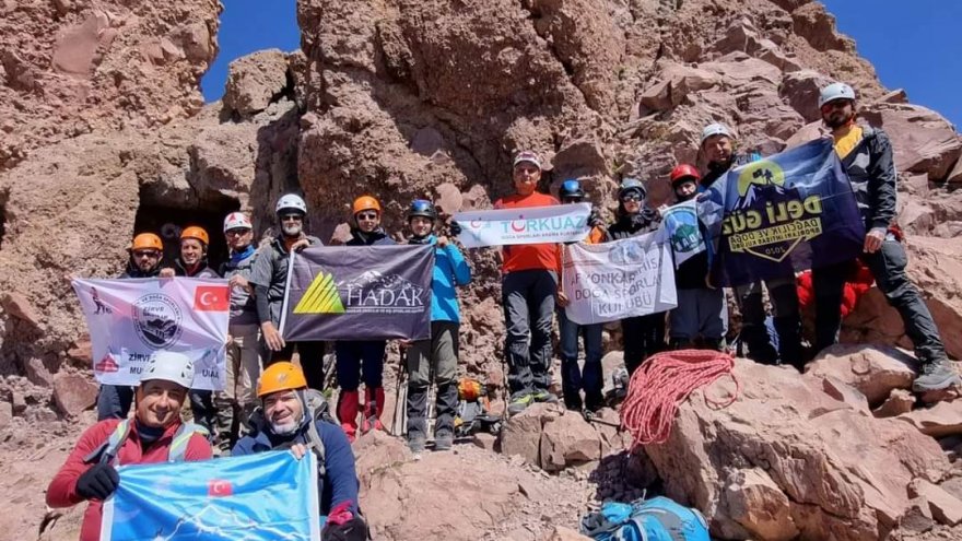 ZİRVE DAĞCILIK MUĞLA SPORCULARI ERCİYES DAĞINDA ZİRVEYE TIRMANDI