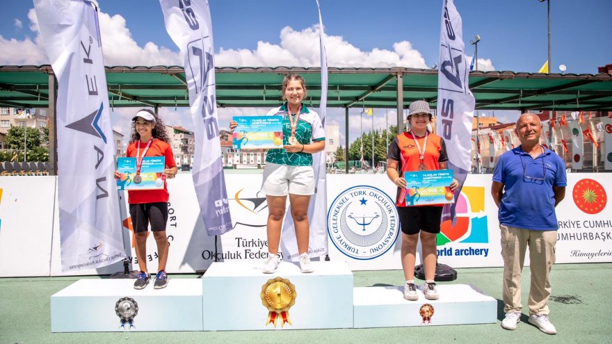 ECESU OKÇULUK YILDIZLAR TÜRKİYE ŞAMPİYONU