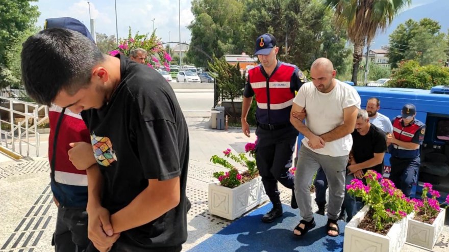 GÖÇMEN KAÇAKÇILIĞI OPERASYONUNDA YAKALANAN 4 ZANLI TUTUKLANDI
