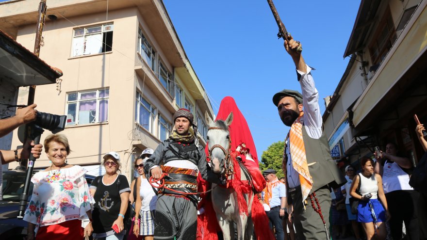 Geleneksel gelin alma merasimi düzenlendi