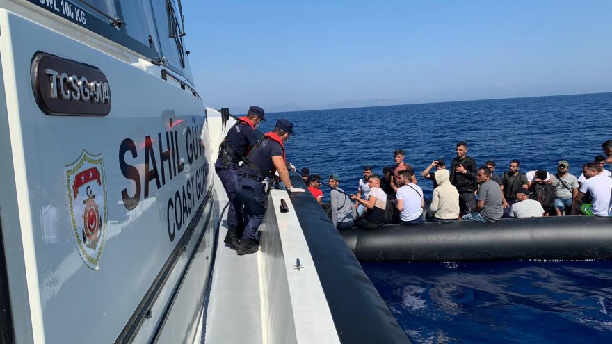 93 DÜZENSİZ GÖÇMEN KURTARILDI