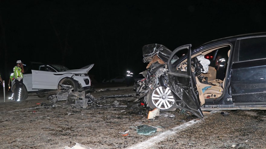 İKİ OTOMOBİL ÇARPIŞTI, 1 KİŞİ ÖLDÜ, 3 KİŞİ YARALANDI