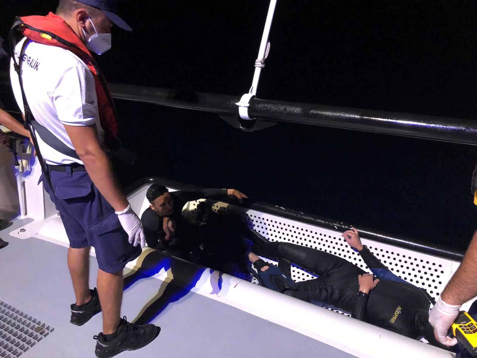 YÜZEREK YURT DIŞINA GİTMEYE ÇALIŞAN 3 DÜZENSİZ GÖÇMEN YAKALANDI