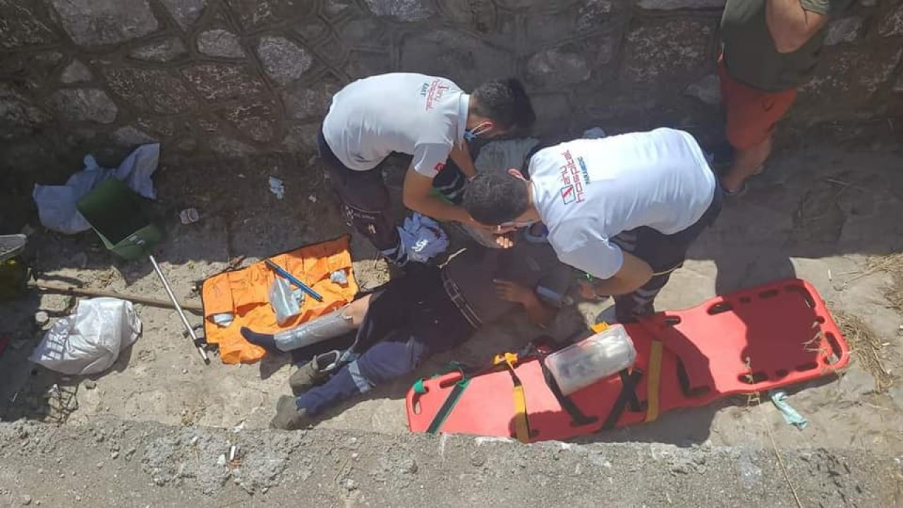 Su kanalına devrilen çöp kamyonundaki 3 kişi yaralandı