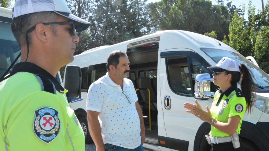 SERVİS ŞOFÖRLERİNE UYGULAMALI DENETİM VE BİLGİLENDİRME YAPILDI