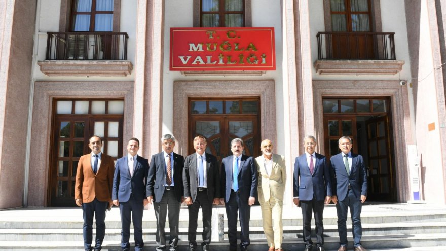 Bülent Eczacıbaşı Vali Tavlı’yı ziyaret etti