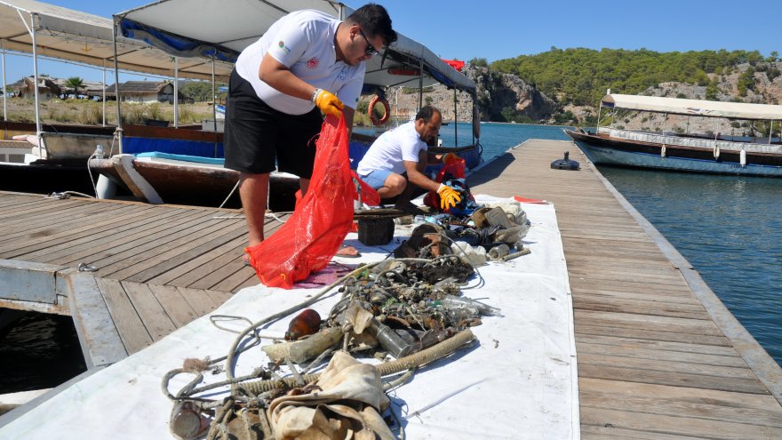 Dalyan'daki İztuzu plajında deniz dibi temizliği yapıldı