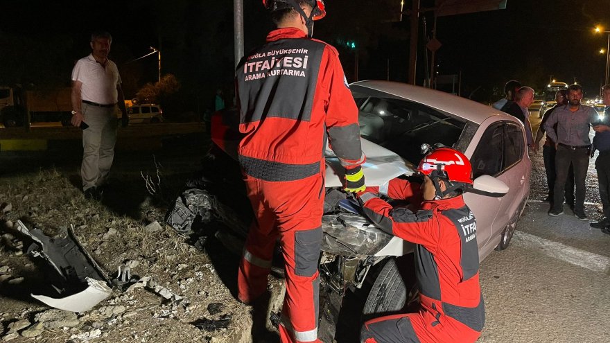 İKİ OTOMOBİLİN ÇARPIŞTIĞI KAZADA 2 KİŞİ YARALANDI