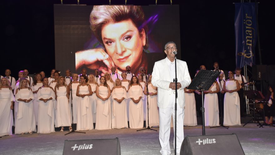 Zeki Müren, ölümünün 26. yılında Bodrum'da şarkılarla anıldı