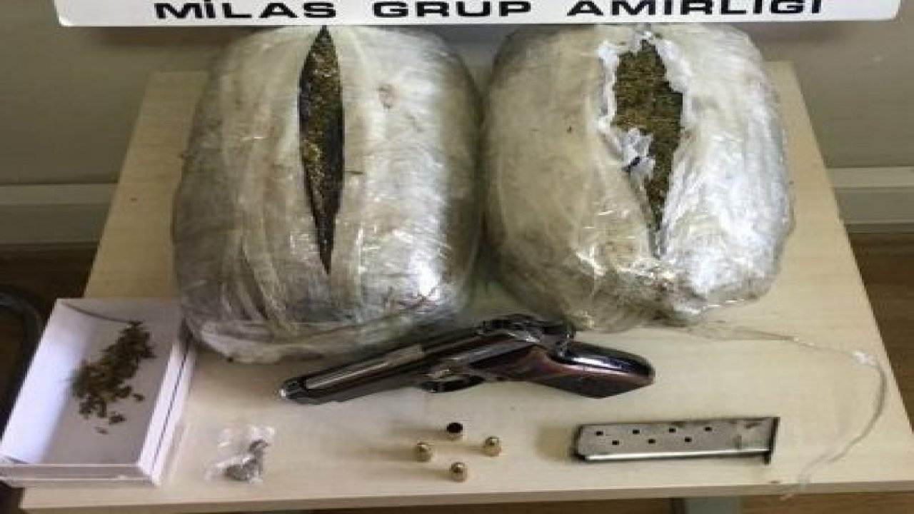 Şüpheli araçtan uyuşturucu ve silah çıktı