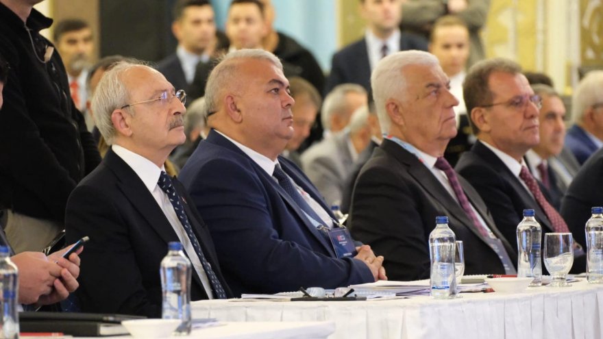 BAŞKAN GÜRÜN  CHP’Lİ BELEDİYE BAŞKANLARI ÇALIŞTAYINA KATILDI