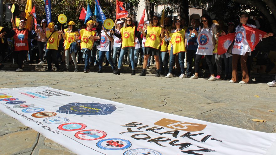 14 sendika birleşti: Öğretmenler iş bıraktı