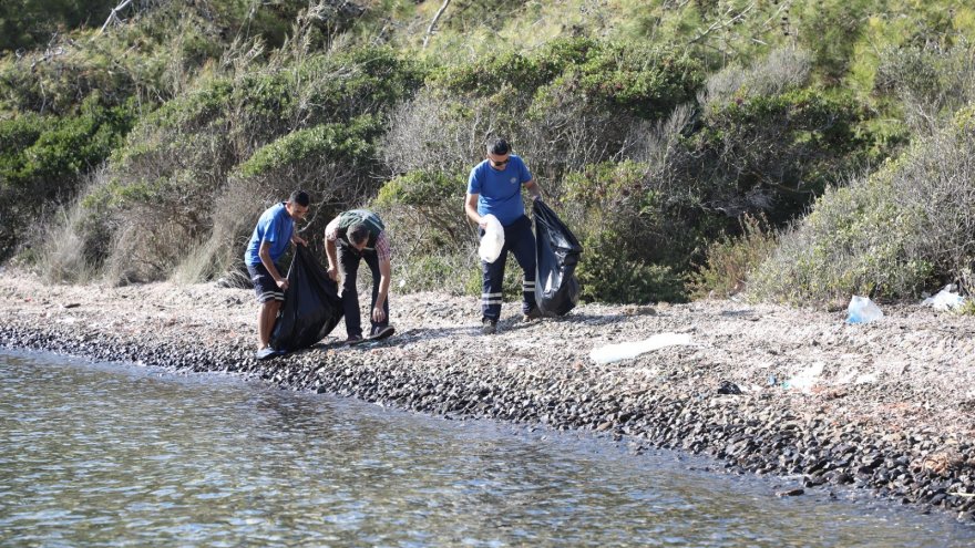 İKİ GÜNDE BEŞ TON ÇÖP TOPLANDI