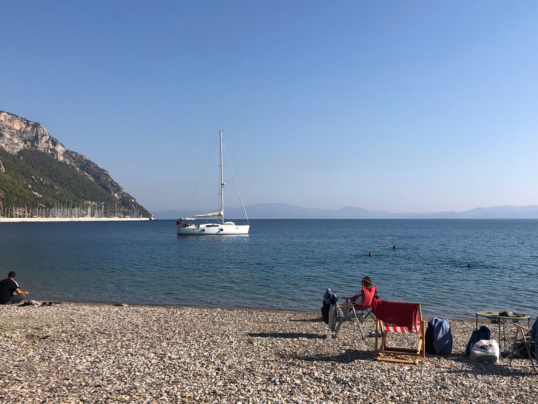 MUĞLA’DA GÜNEŞİ GÖREN DENİZE KOŞTU