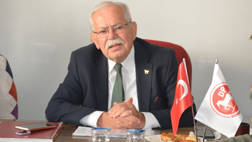 DEMOKRAT PARTİ SAHAYA İNİYOR