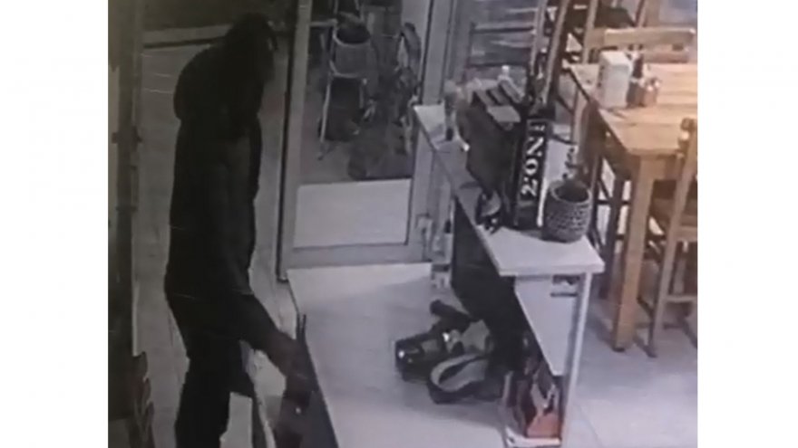 Restorandaki hırsızlık anı güvenlik kamerasınca kaydedildi
