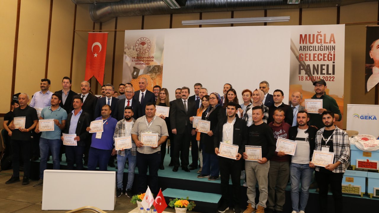 ARICILAR SERTİFİKALARINI ALDI