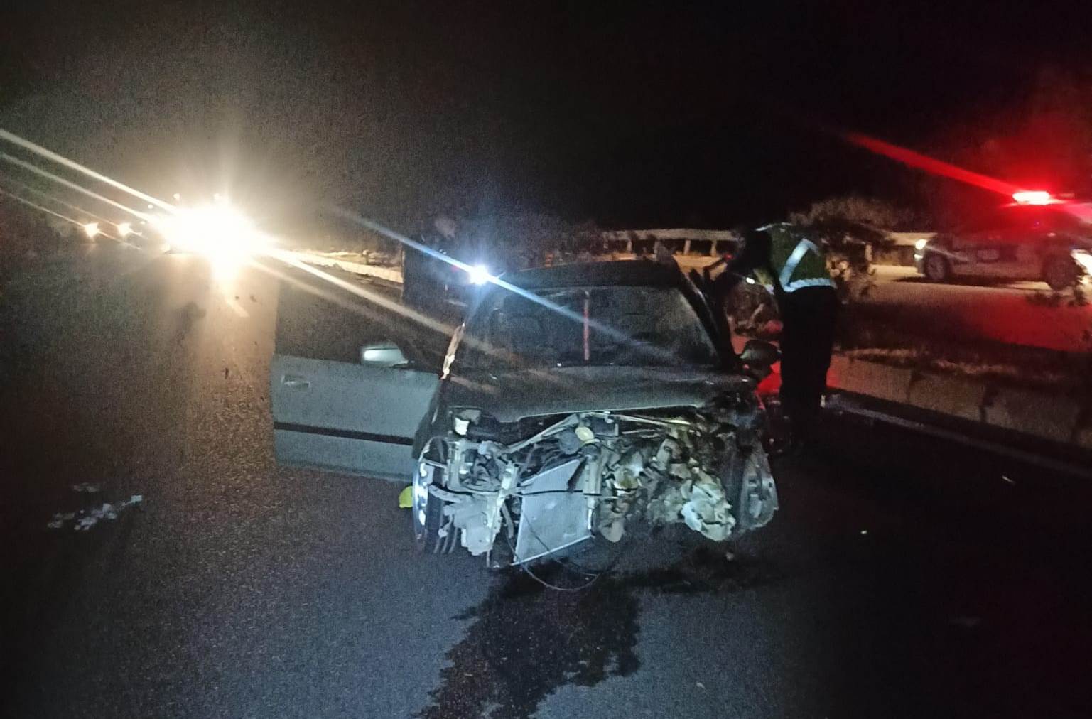 Kontrolden çıkan otomobildeki 1 kişi öldü, 1 kişi yaralandı