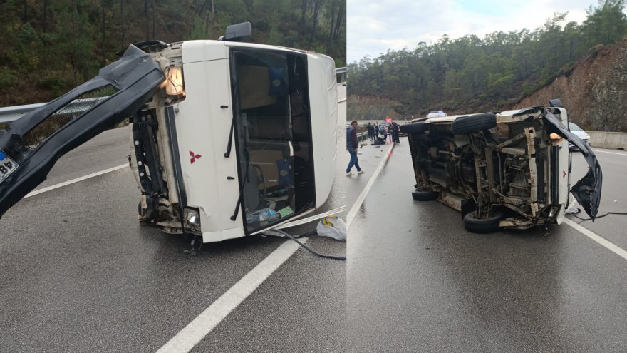 Devrilen minibüsteki 4 kişi yaralandı