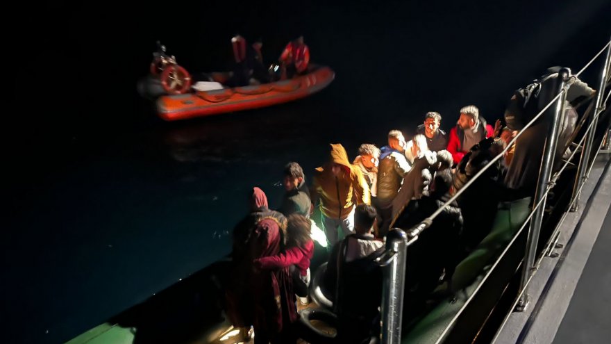 57 düzensiz göçmen kurtarıldı, 31 düzensiz göçmen yakalandı