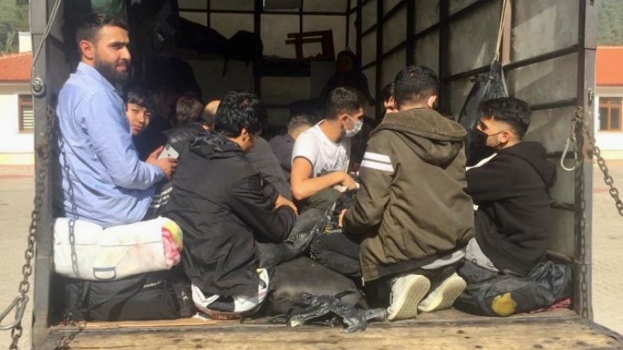 Son bir ayda 887 düzensiz göçmen yakaladı