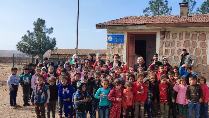 Datça'da bağışlanan yardım malzemeleri Şanlıurfa'daki öğrencilere ulaştırıldı