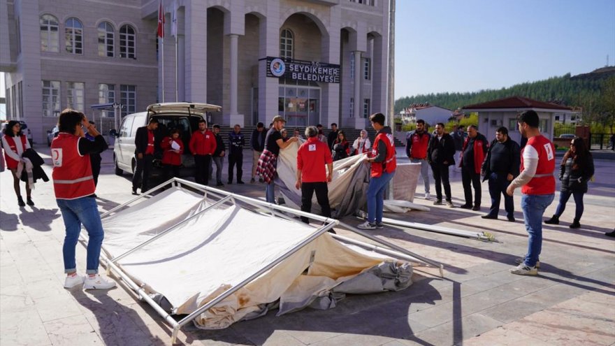 KIZILAY, SEYDİKEMER’DE AFET GÖNÜLLÜLERİ YETİŞTİRİYOR